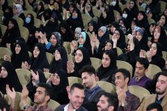 رئیسی به دانشجویان منتقد چه هدیه‌ای داد؟