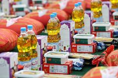 دستور فرمانده سپاه برای اهدای ۱/۵ میلیون بسته یلدایی به خانواده‌های نیازمند