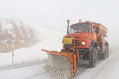 برفروبی محورهای مواصلاتی فراهان