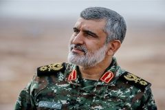 او که «جای پدرم بود»؛ خاطراتی از سردار حاجی‌زاده به‌روایت دختر شهید طهرانی مقدم