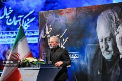 فرشچیان ۴۵ سال در آمریکا زندگی کرد، ولی فقط پاسپورت ایرانی داشت